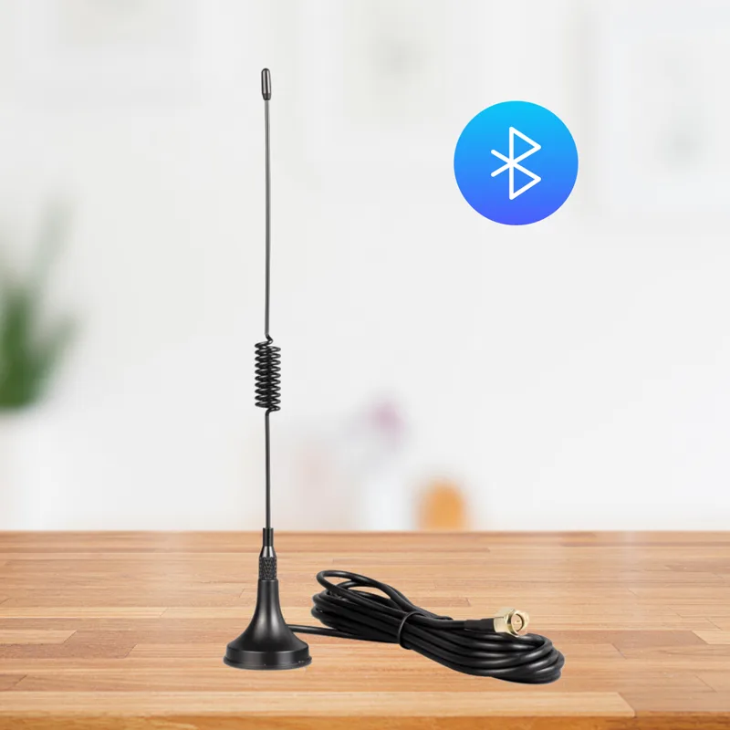 L’antenna Bluetooth esterna con il cavo da tre metri.